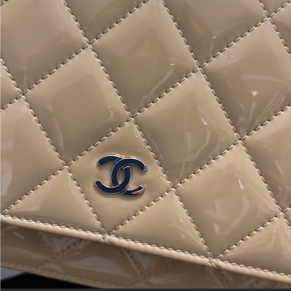Chanel Wallet on Chain Patent Leather - Picture 9 of 12